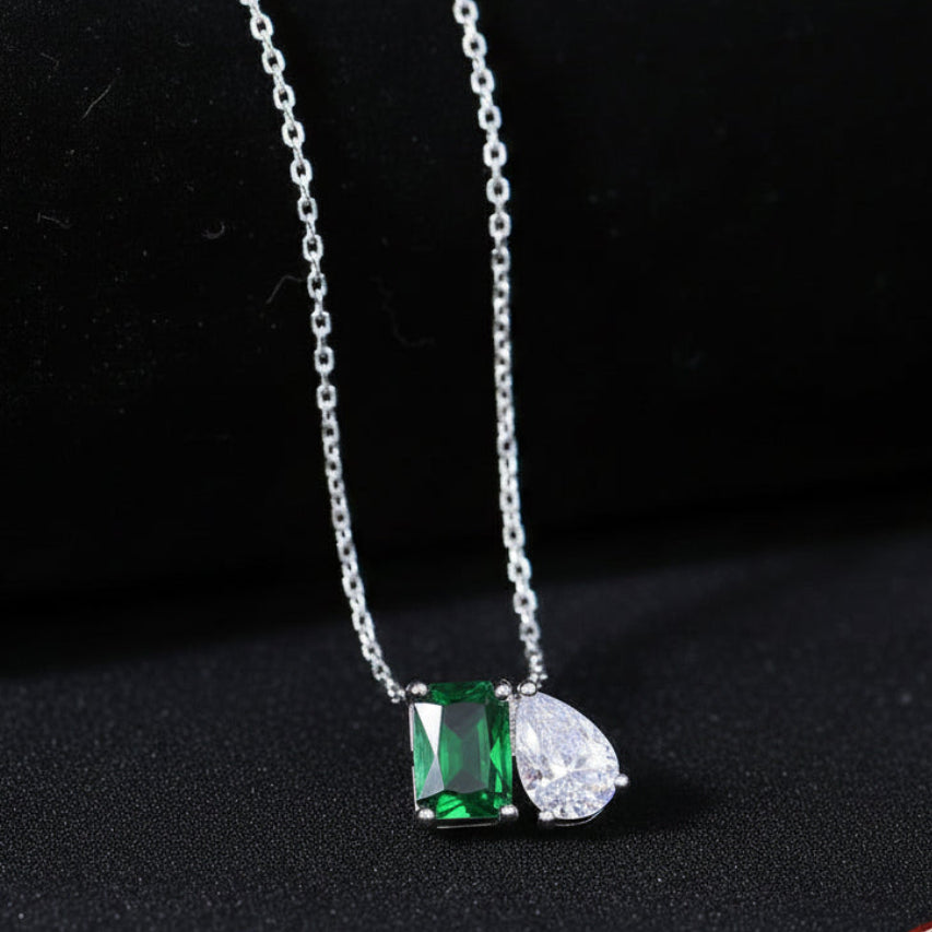 T070 Collar de plata  y Aretes  925 con esmeralda lab (zirconia verde)