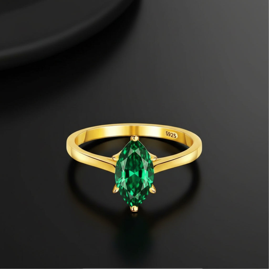 R031 Anillo plata Esmeralda  zirconia  enchapado en ORO